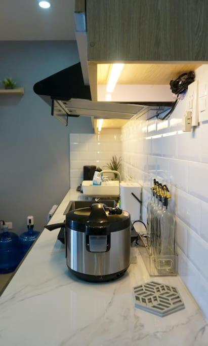 מנילה The Fika Room Near Mnl Airport - Scandi Studio Unit With Fast Wi-Fi & Netflix - Read Full Property Desc Before Booking מראה חיצוני תמונה