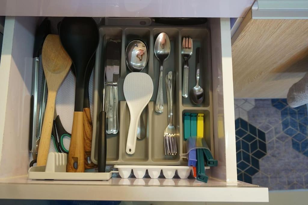 מנילה The Fika Room Near Mnl Airport - Scandi Studio Unit With Fast Wi-Fi & Netflix - Read Full Property Desc Before Booking מראה חיצוני תמונה