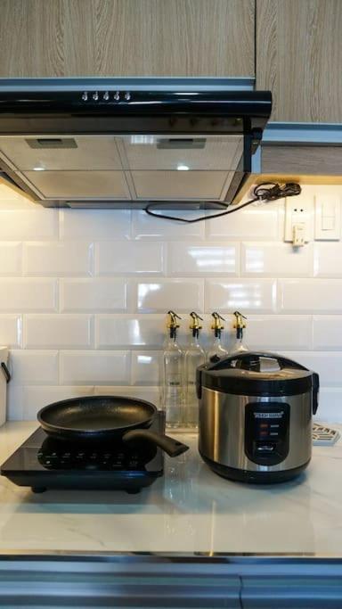 מנילה The Fika Room Near Mnl Airport - Scandi Studio Unit With Fast Wi-Fi & Netflix - Read Full Property Desc Before Booking מראה חיצוני תמונה